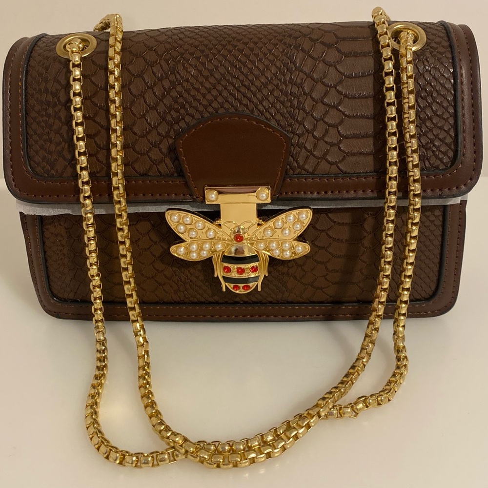 NWOT FAUX LEATHER PURSE w/ CROC DETAIL.